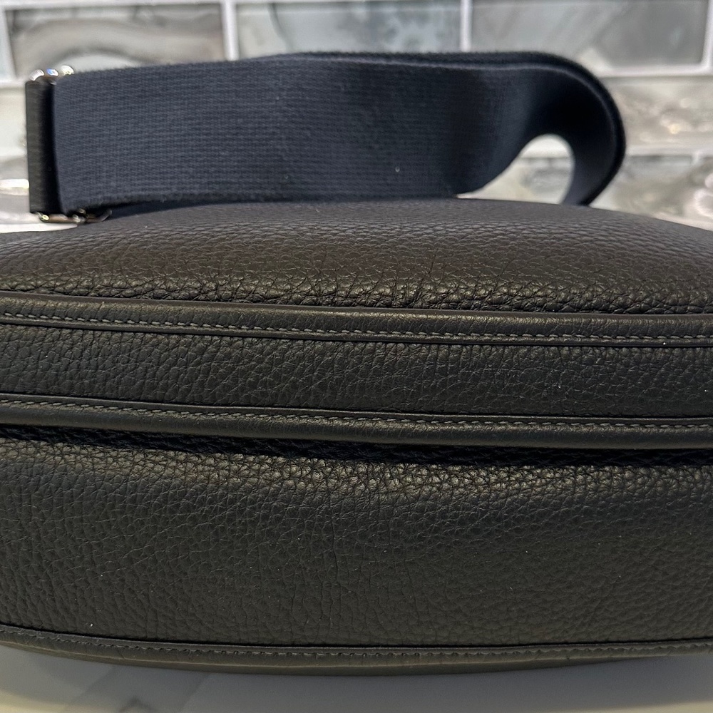 Handbag - Picture 3 of 5